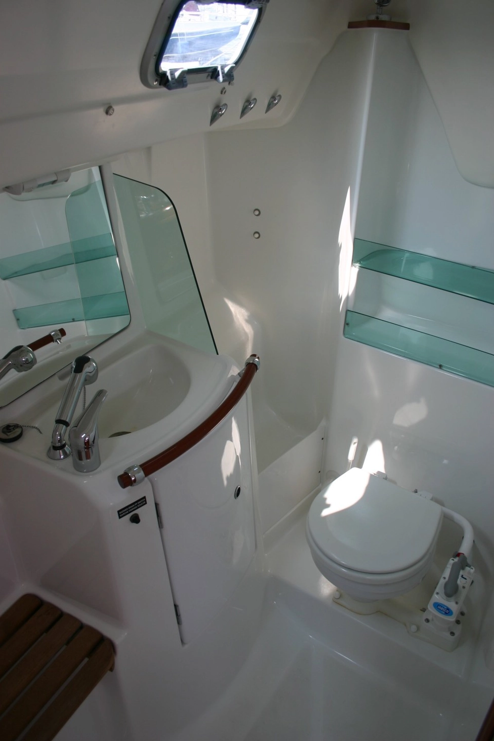 Yacht von innen von Yachtschule Fehmarn