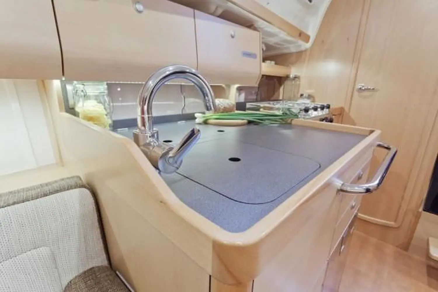 Trinity / Delphia 34 Yacht von Yachtschule Fehmarn