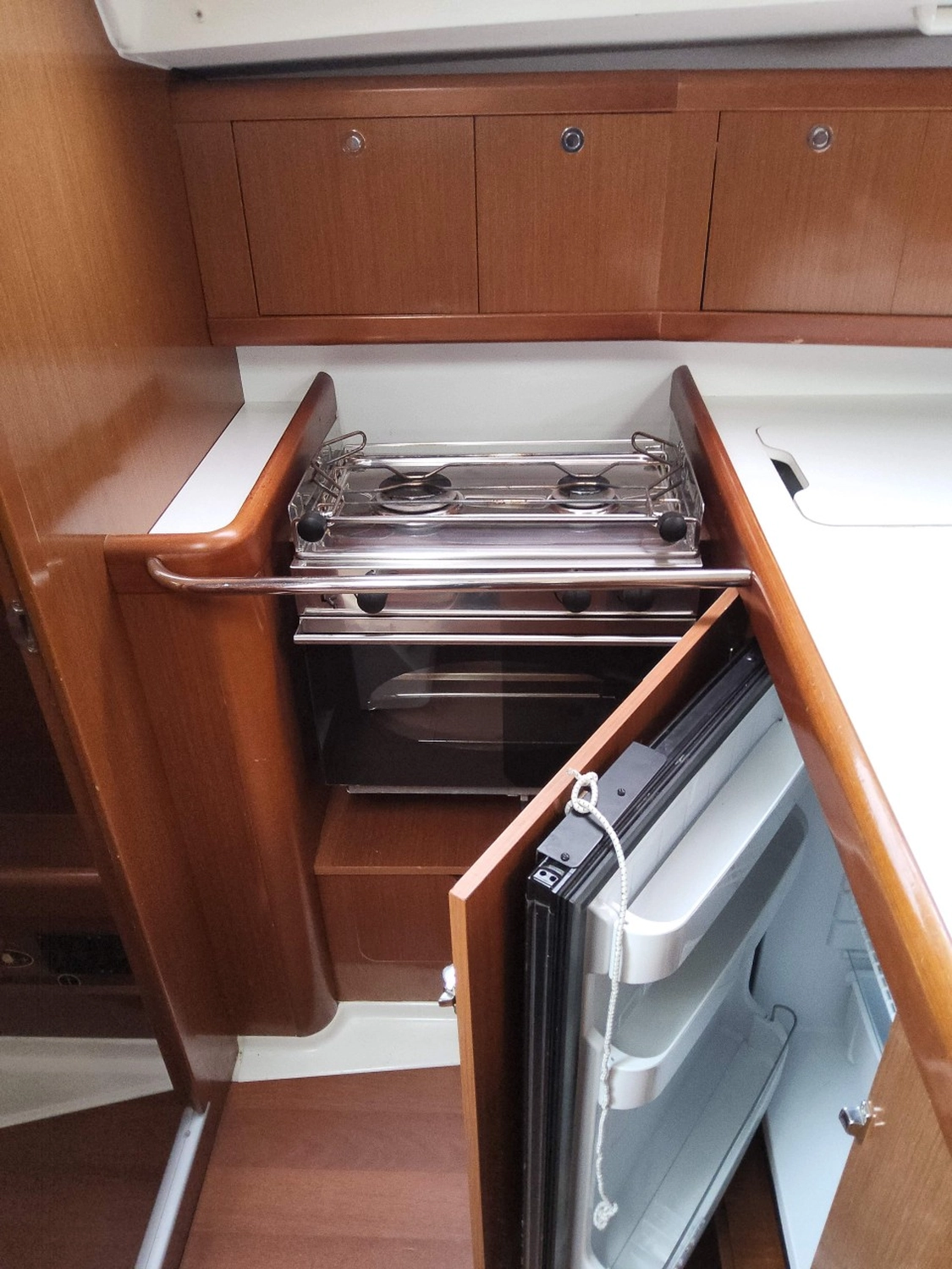 Yacht von innen von Yachtschule Fehmarn