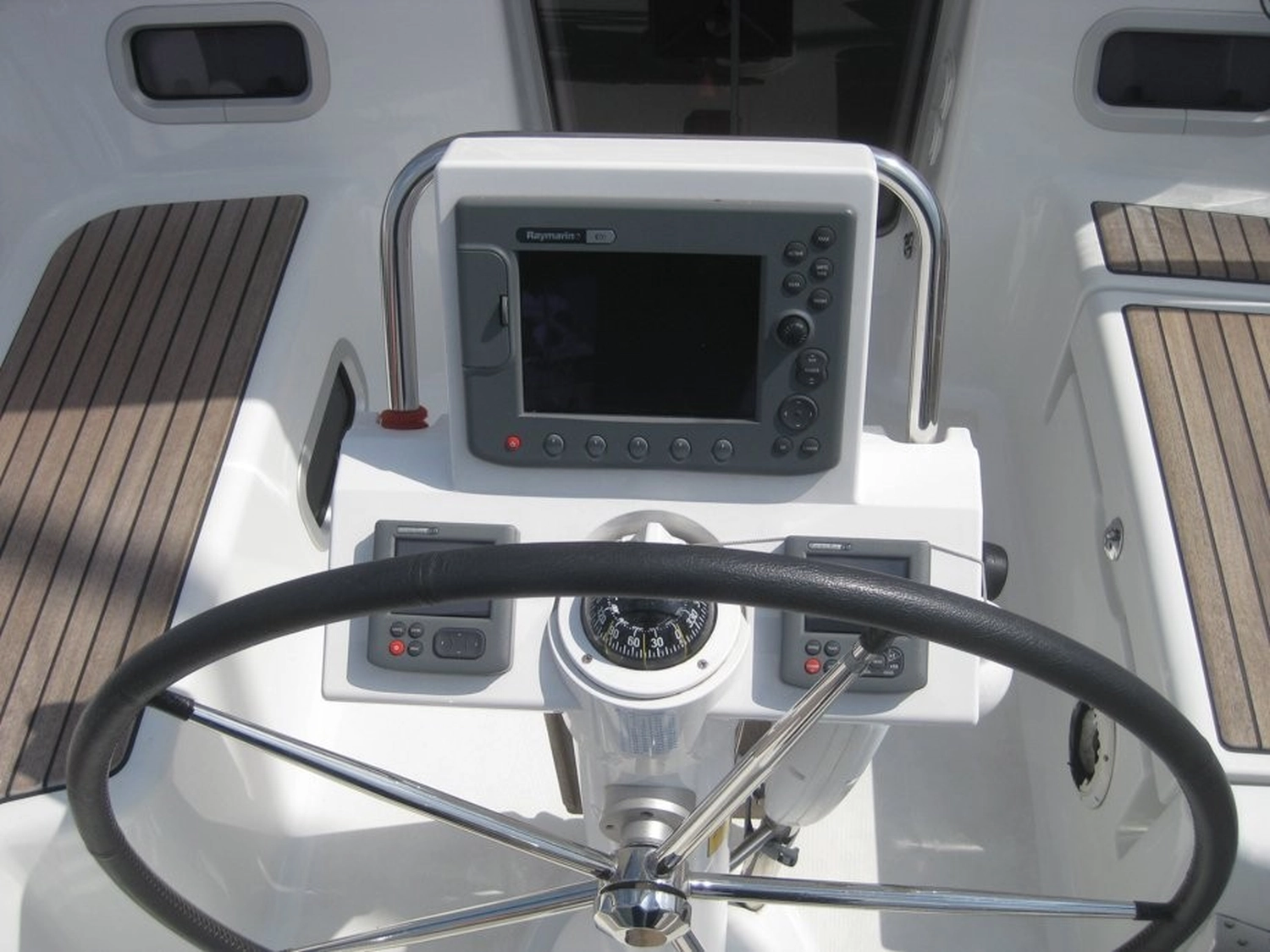 Yacht von innen von Yachtschule Fehmarn