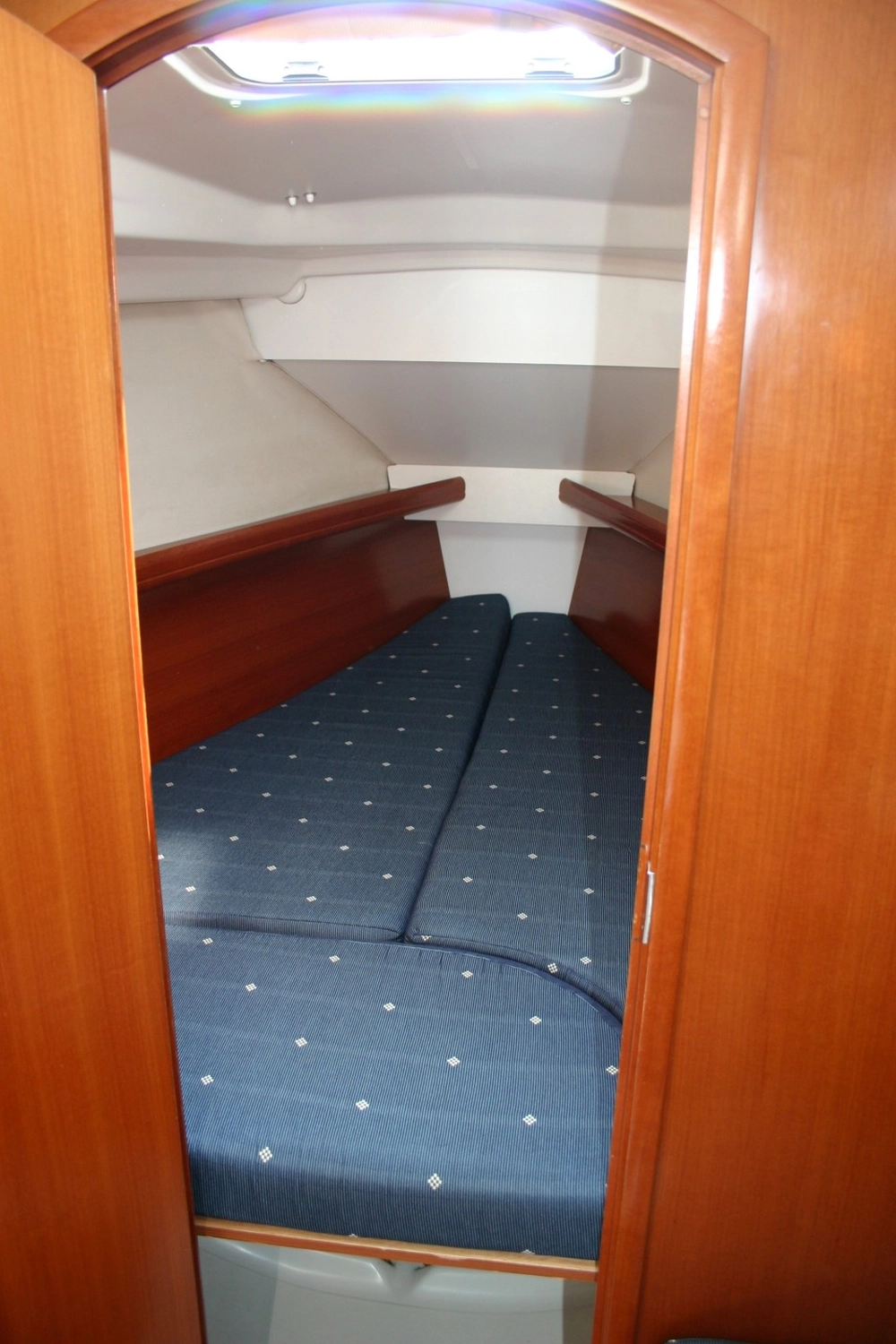 Yacht von innen von Yachtschule Fehmarn